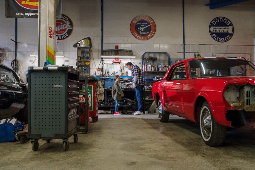 Auto repair shop monitoring new service requests and reviews